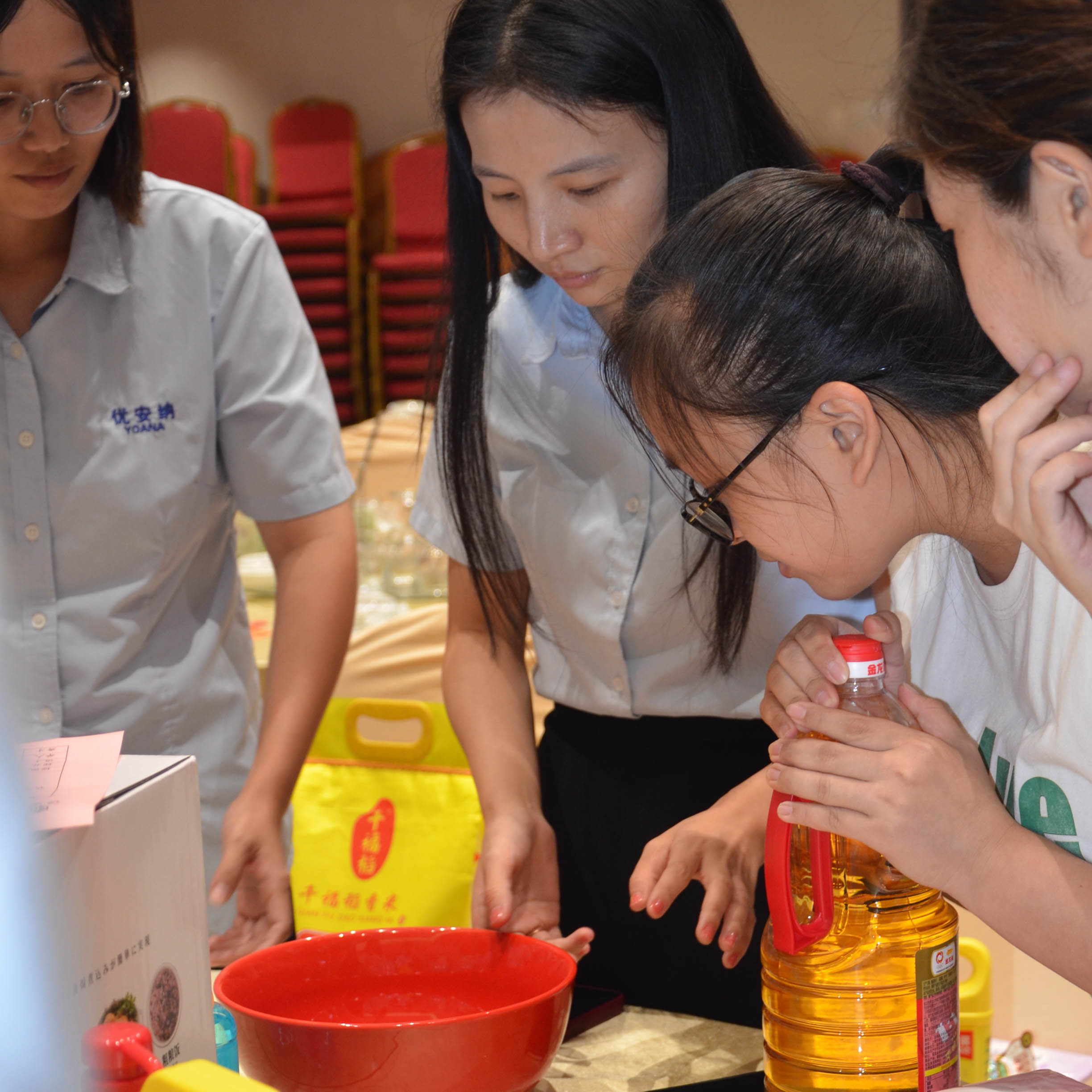 優安納中秋團圓，溫暖擔當共前行